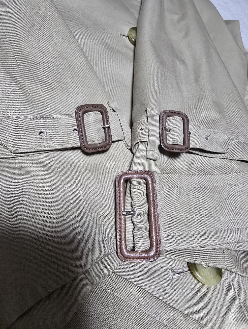 Burberry Classic Beige Double-Breasted Trench Coat with Check Lining - Picture 11 of 12